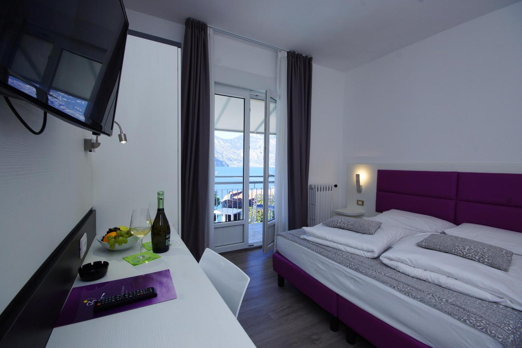 Hotel Casa Serena مالتشيزينيه المظهر الخارجي الصورة