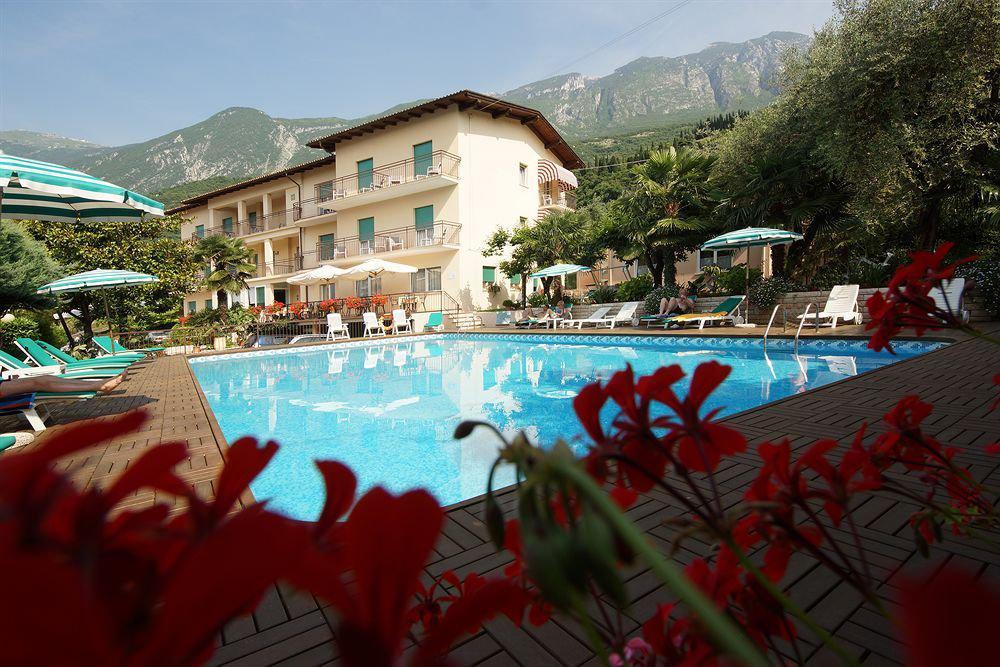 Hotel Casa Serena مالتشيزينيه المظهر الخارجي الصورة
